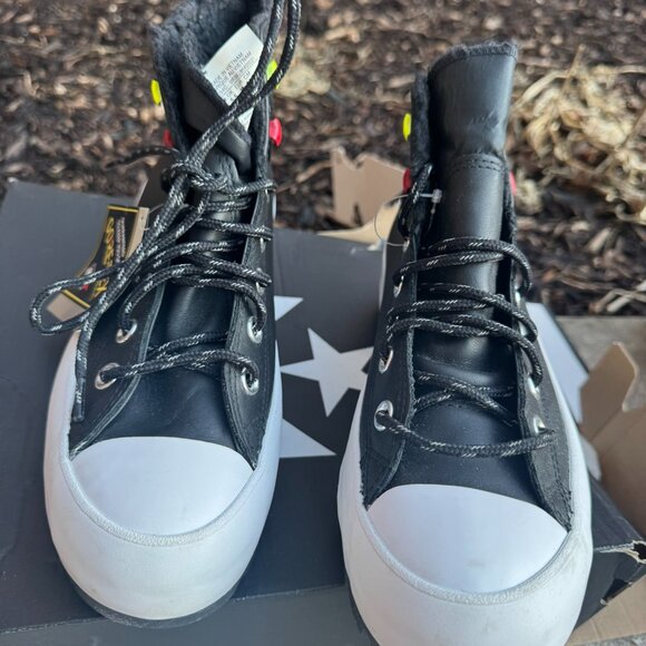 NWT Women's Converse Chuck Taylor Lugged Winter Hi Boot 569556C/ 7,5 - Picture 3 of 9